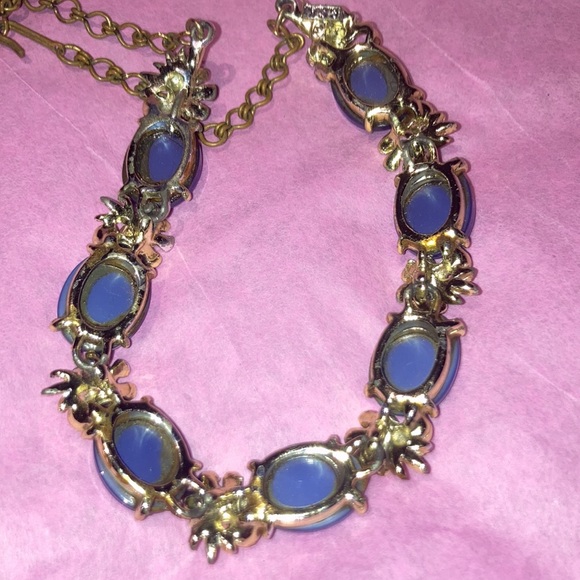 BSK Vintage smooth blue double layer irredecent beaded necklace with rhinestones - Picture 8 of 12